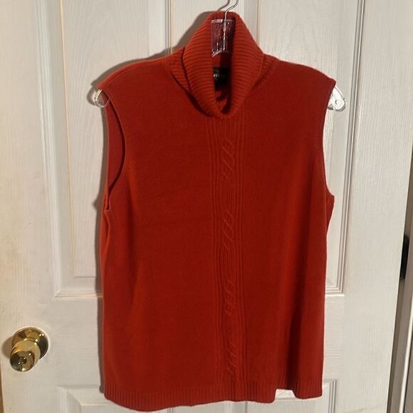 Requirements, sleeveless knit turtleneck - Picture 1 of 3